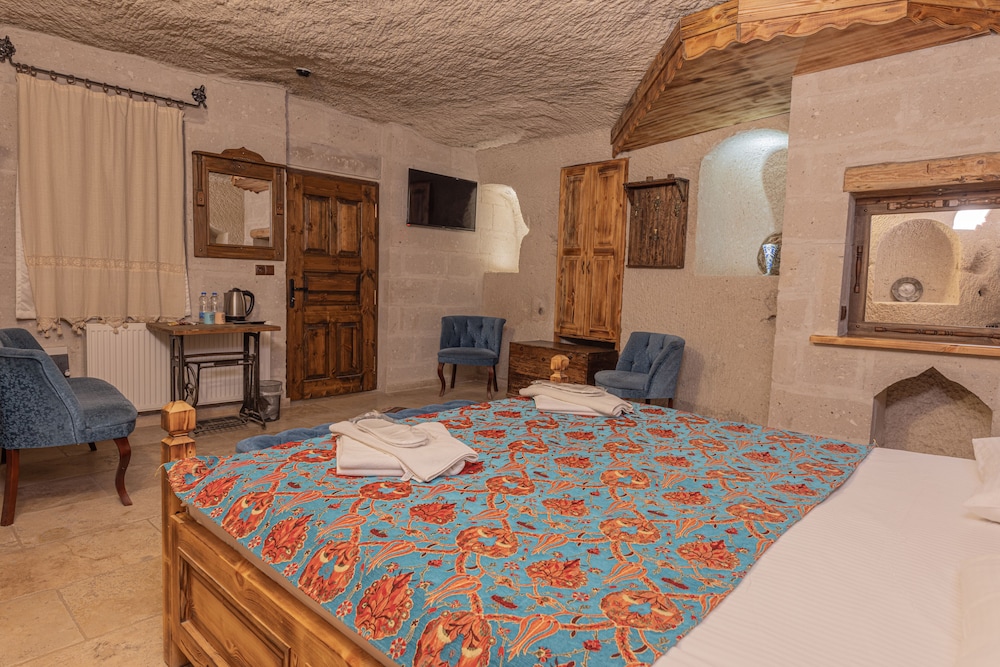 Deluxe Cave Room - Photo 6