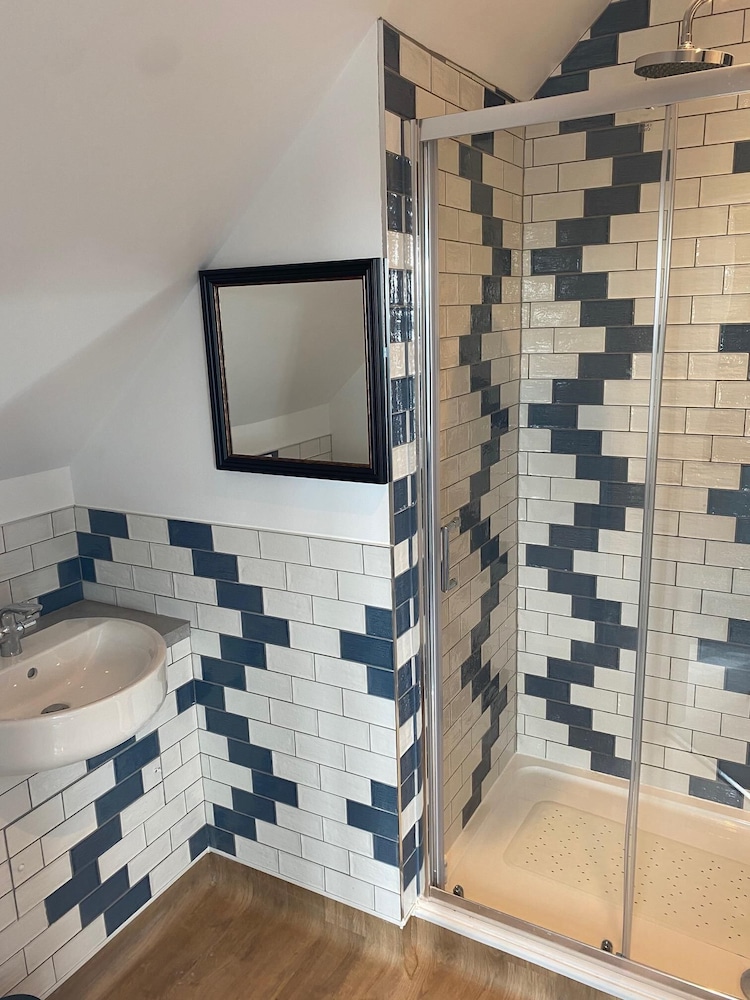 Classic Double Or Twin Room, Ensuite (Room 5) photo 2