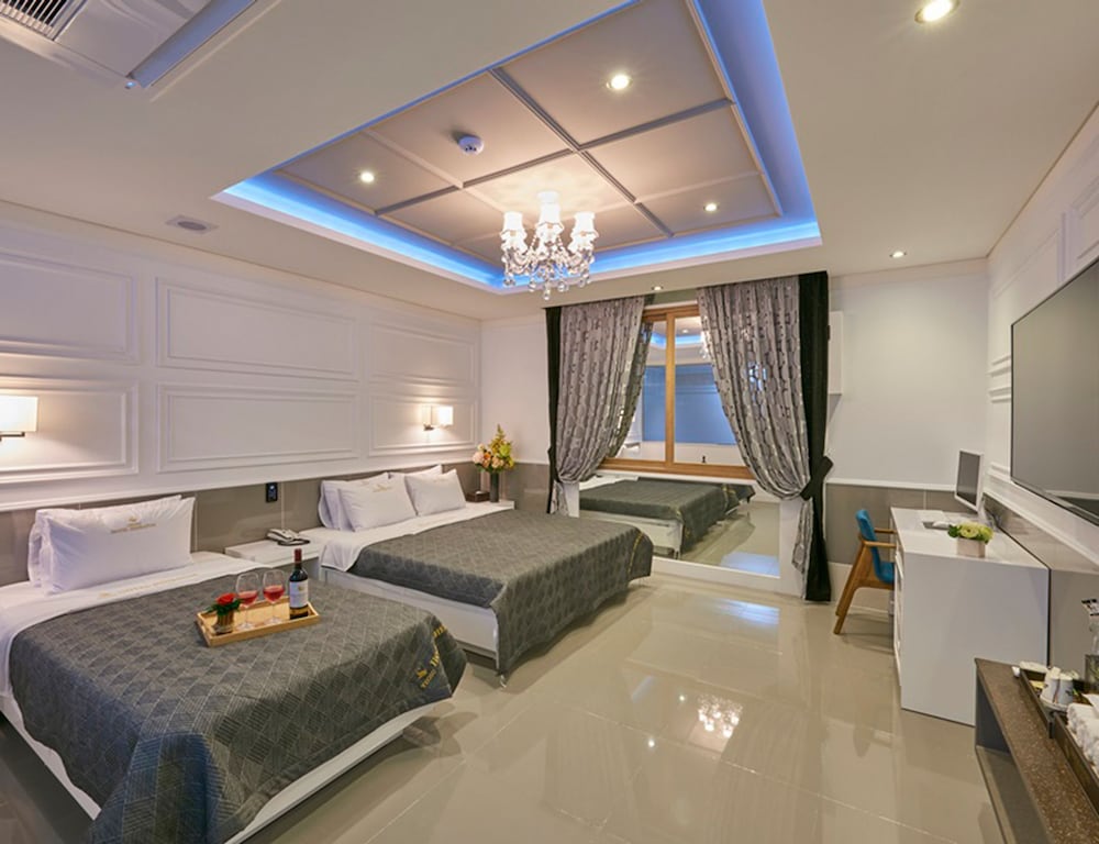 Suite (2 Beds) photo 2