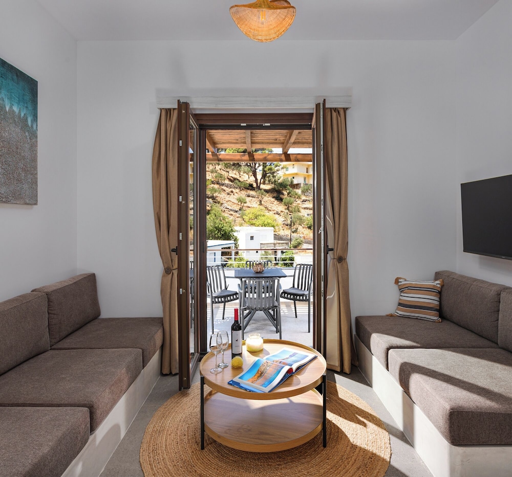 1 Bedroom Deluxe Apartment, Garden View