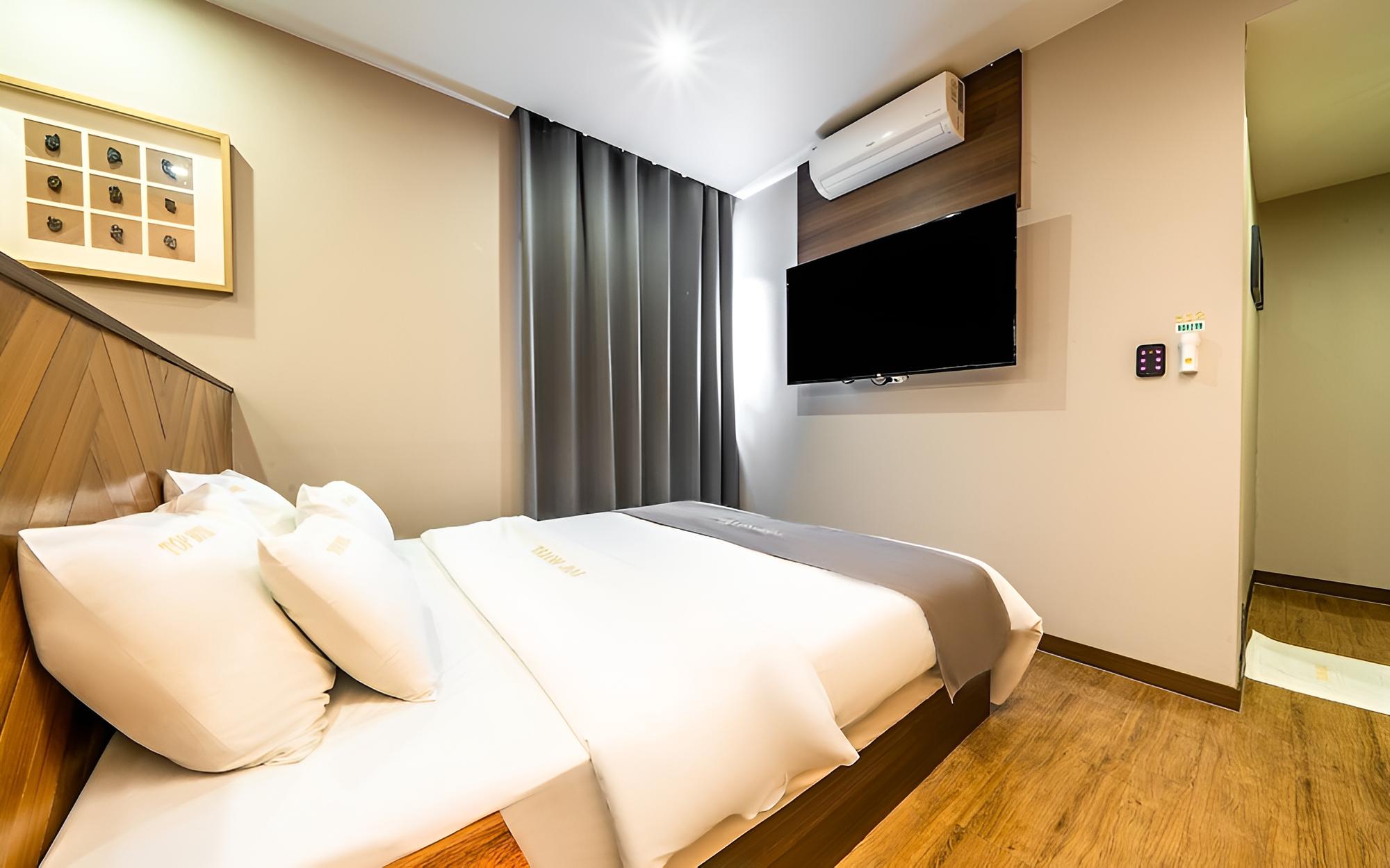 Room (VIP (massage chair air purifier batht) - Photo 5