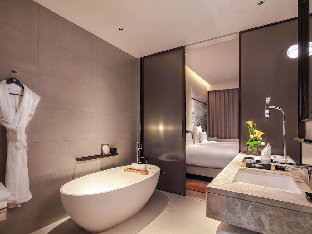 Deluxe Room, 2 Twin Beds, Garden View - Photo 3