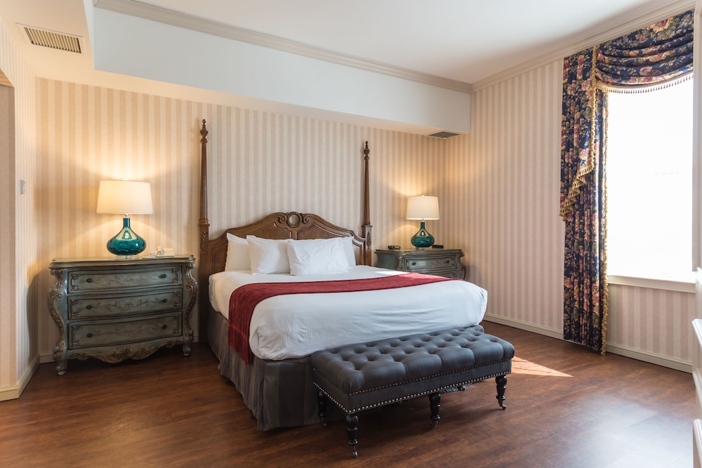Executive Suite, 1 King Bed (Presidential Suite) photo 2