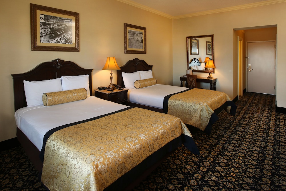 Superior Double Room, 2 Double Beds, Mobility Accessible photo 1
