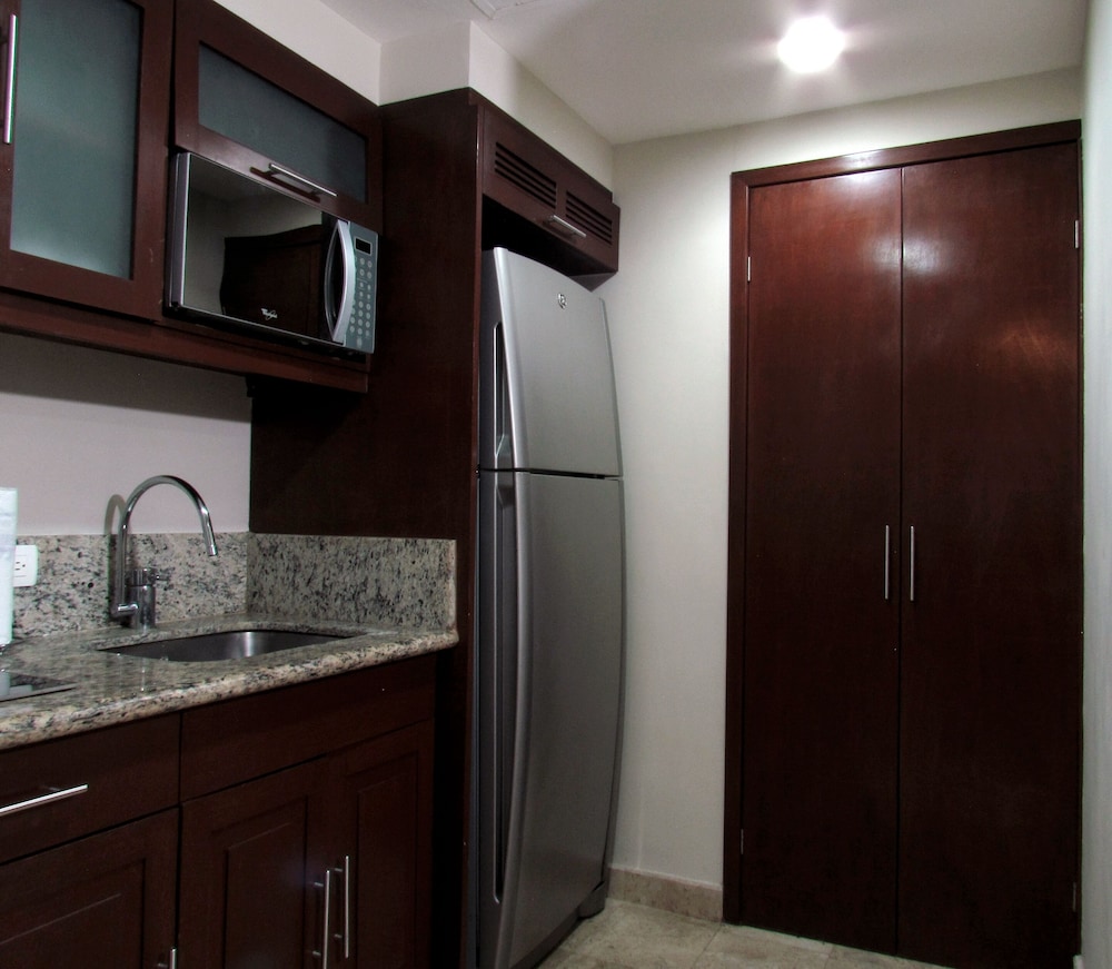 Superior Studio Suite (Penthouse) - Photo 13