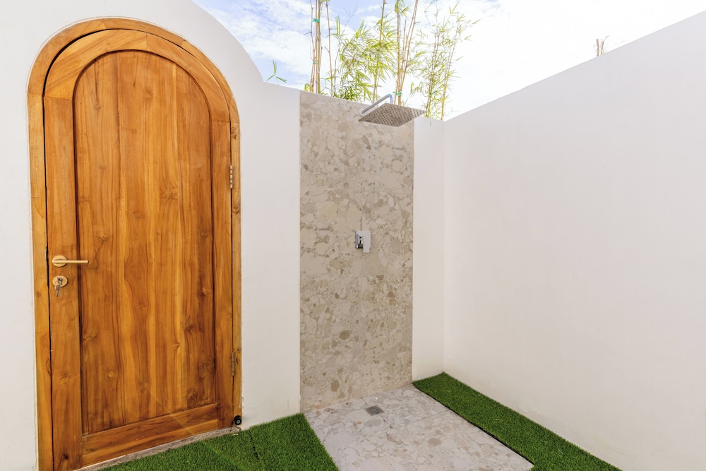 Basic Quadruple Room, Private Bathroom - Photo 12