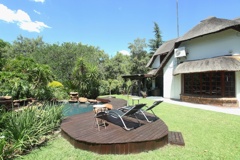 Comfort Double Room, 1 Queen Bed, Pool View photo 3