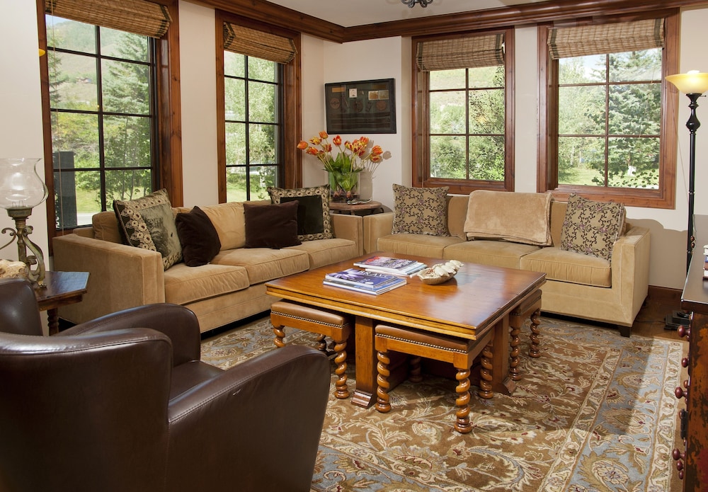 Condo, 2 Bedrooms