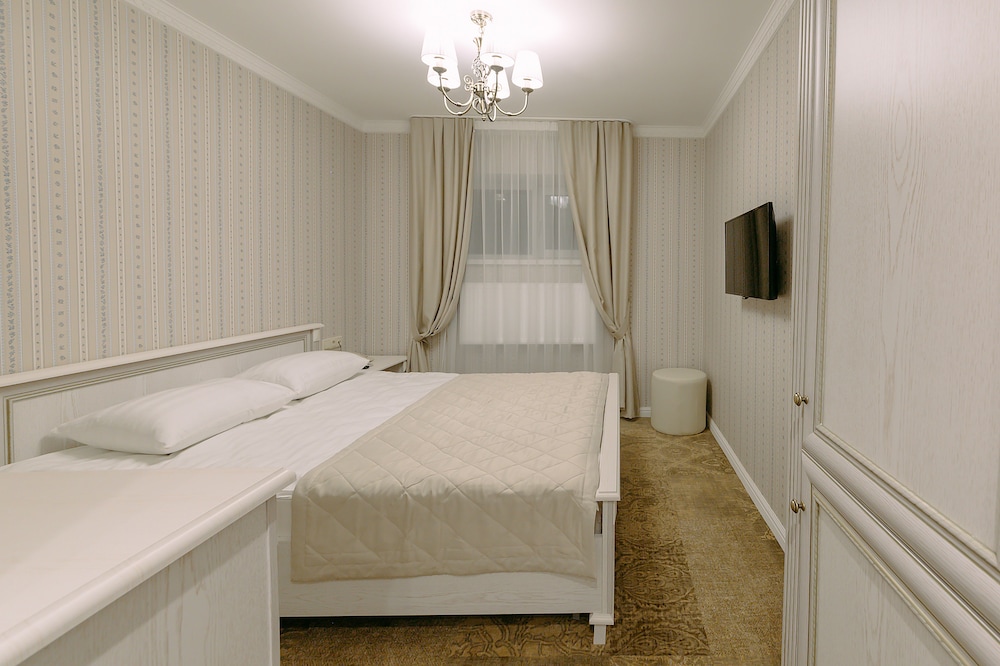 Comfort Double Room (semi-basement floor) photo 1