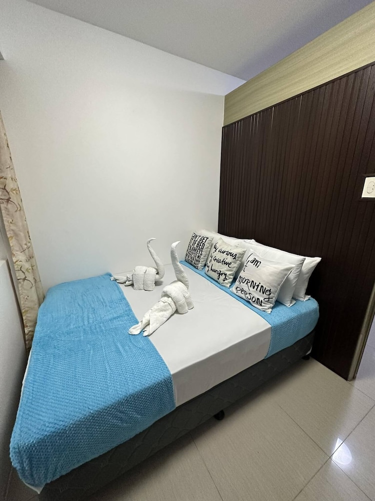 Family Room, Multiple Beds - Photo 37