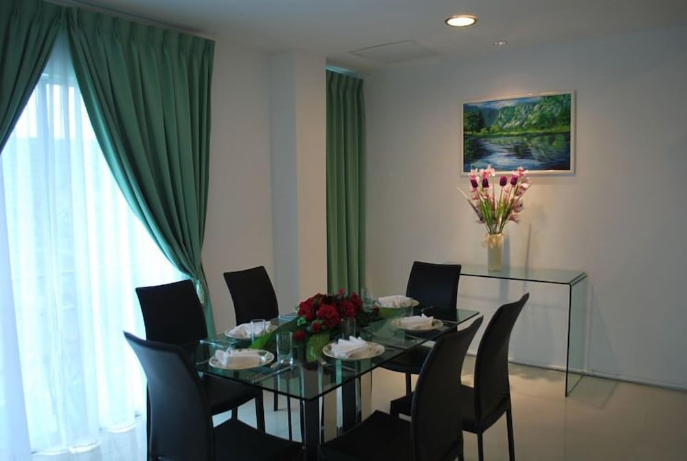 2 Bedroom Apartment - 1 King & 2 Single Beds photo 3