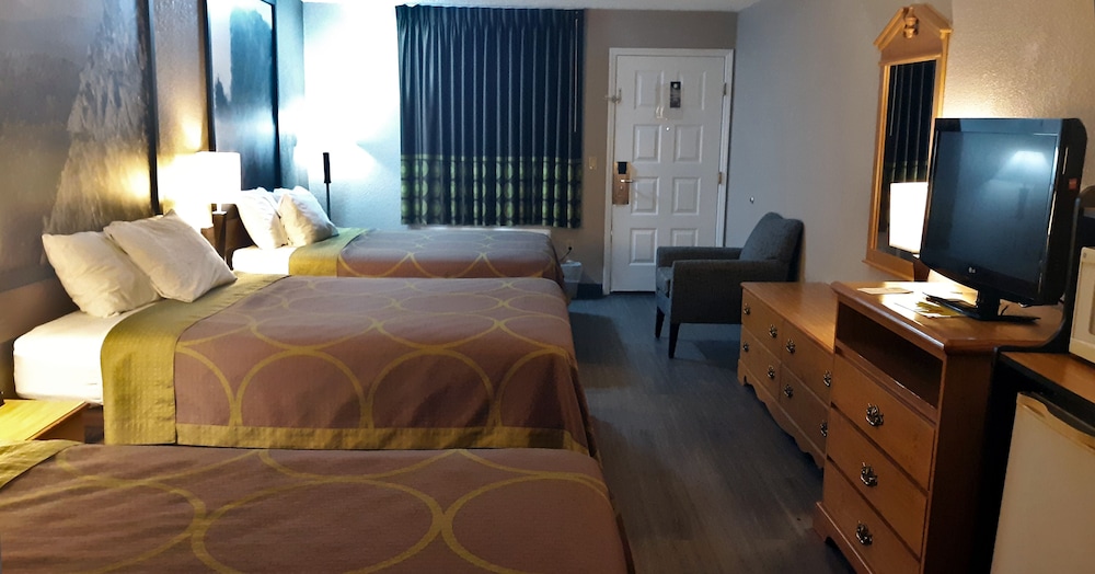 Room, Multiple Beds, Non Smoking photo 1