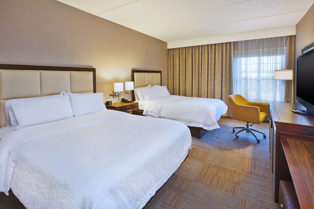Room, 2 Queen Beds, Accessible, Non Smoking - Photo 6
