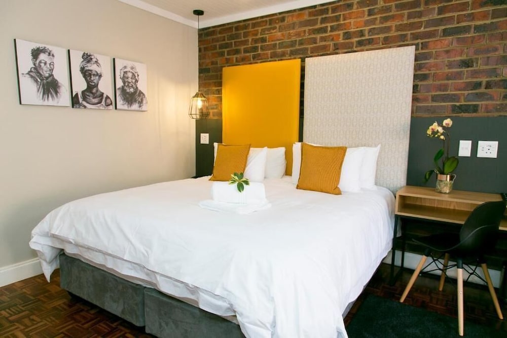Executive Room - Photo 1