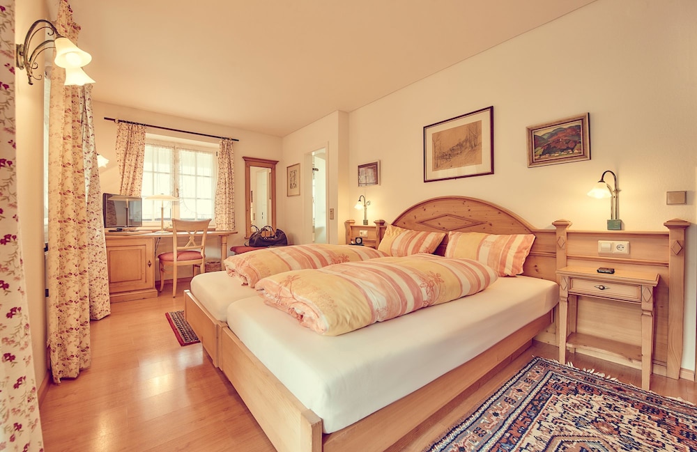 Standard Double Room, 1 Queen Bed photo 3