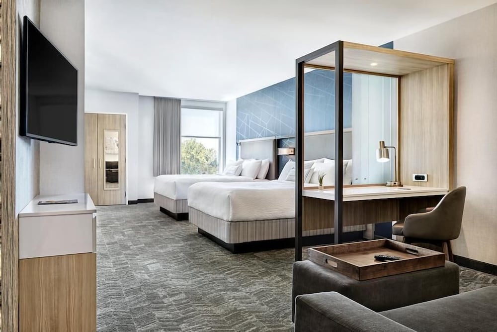 Suite, Multiple Beds (Mobility/Hearing Access, Roll-in Shwr) - Photo 1