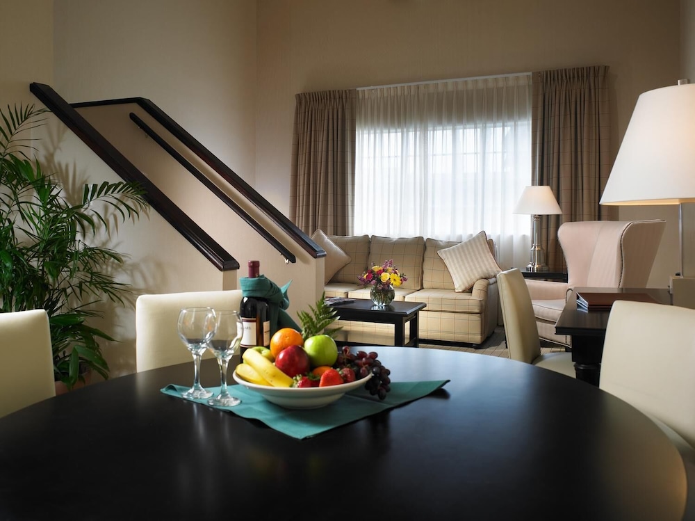 Majestic Suite with Sofa Sleeper - Photo 1