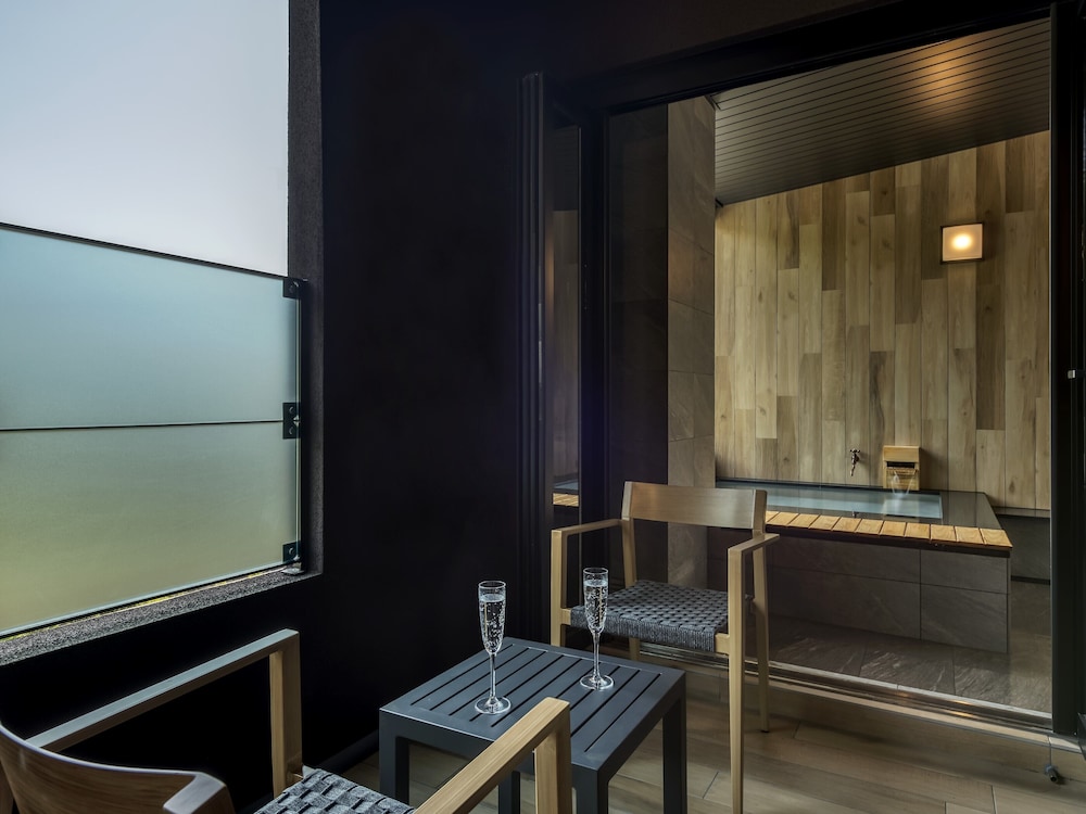 Western Modern Style Suite Room, Non Smoking photo 2