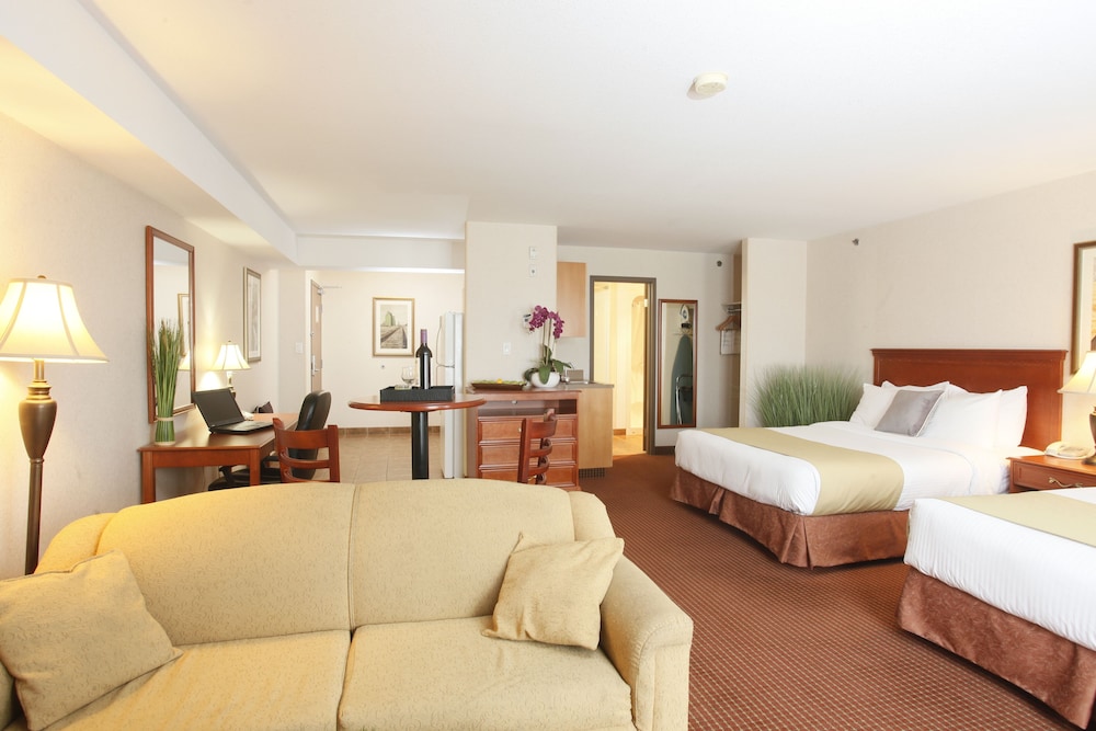 Deluxe Double Room, Multiple Beds, Kitchen photo 1