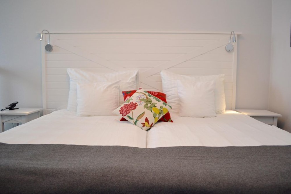 Superior Room, 2 Twin Beds, Non Smoking (with Sofabed) - Photo 1