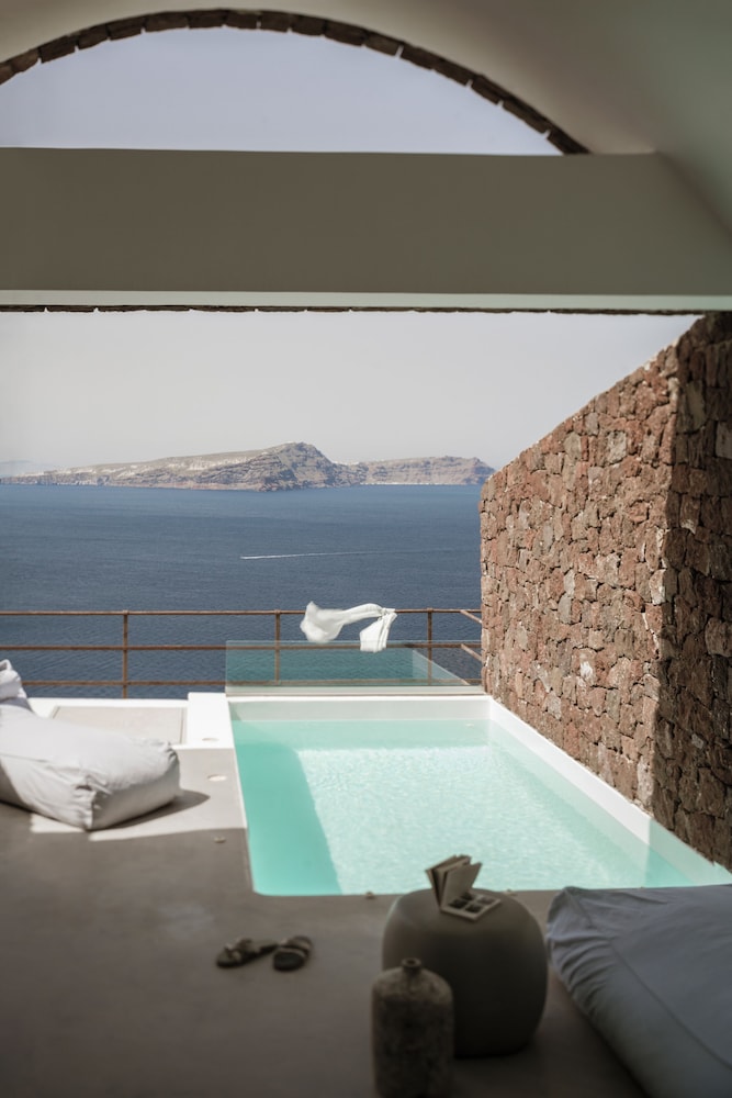 Infinity Residences with Outdoor Hot Tub - Photo 8