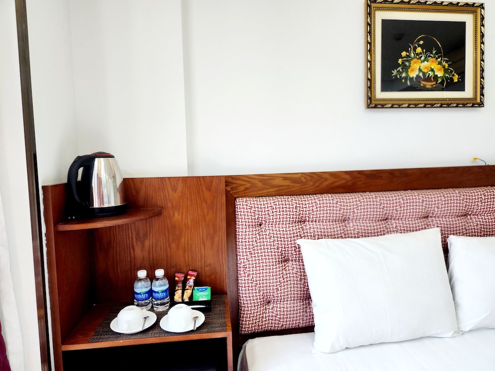 Deluxe Quadruple Room, City View