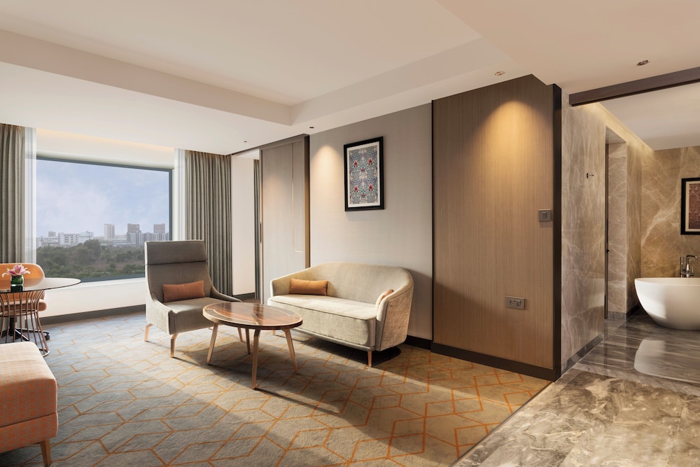 Suite, 1 Bedroom photo 2