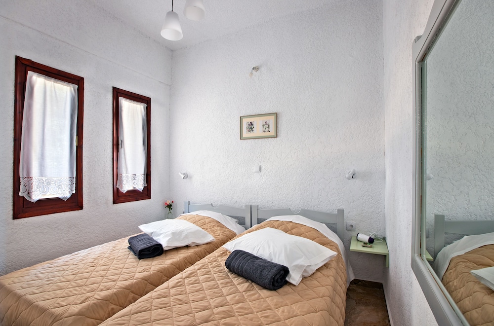 Apartment, 1 Bedroom, Terrace, Garden View photo 2