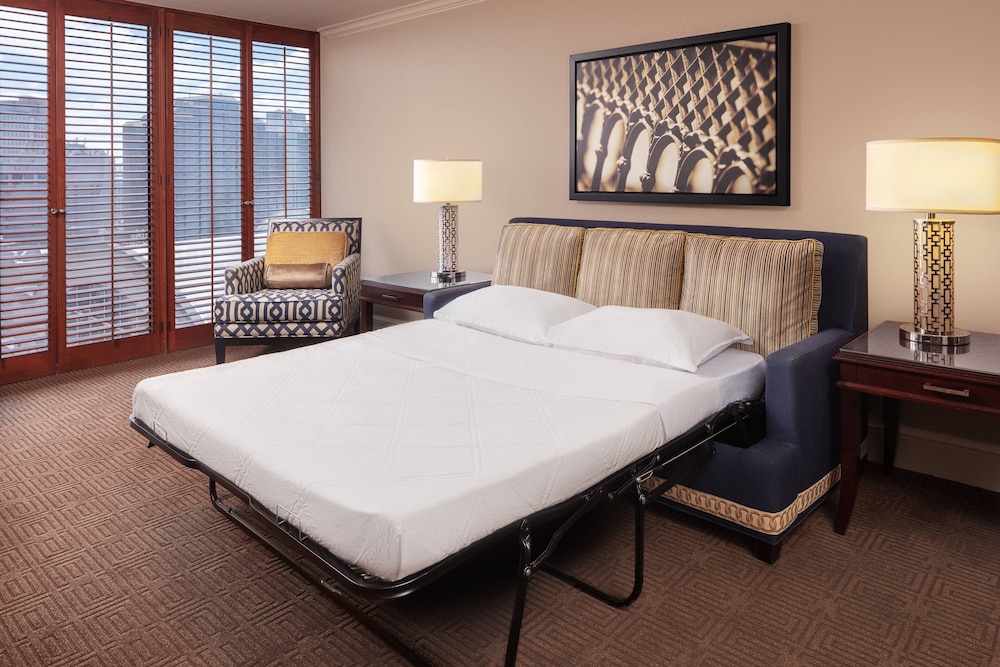 Club Suite, 1 Bedroom - Photo 4