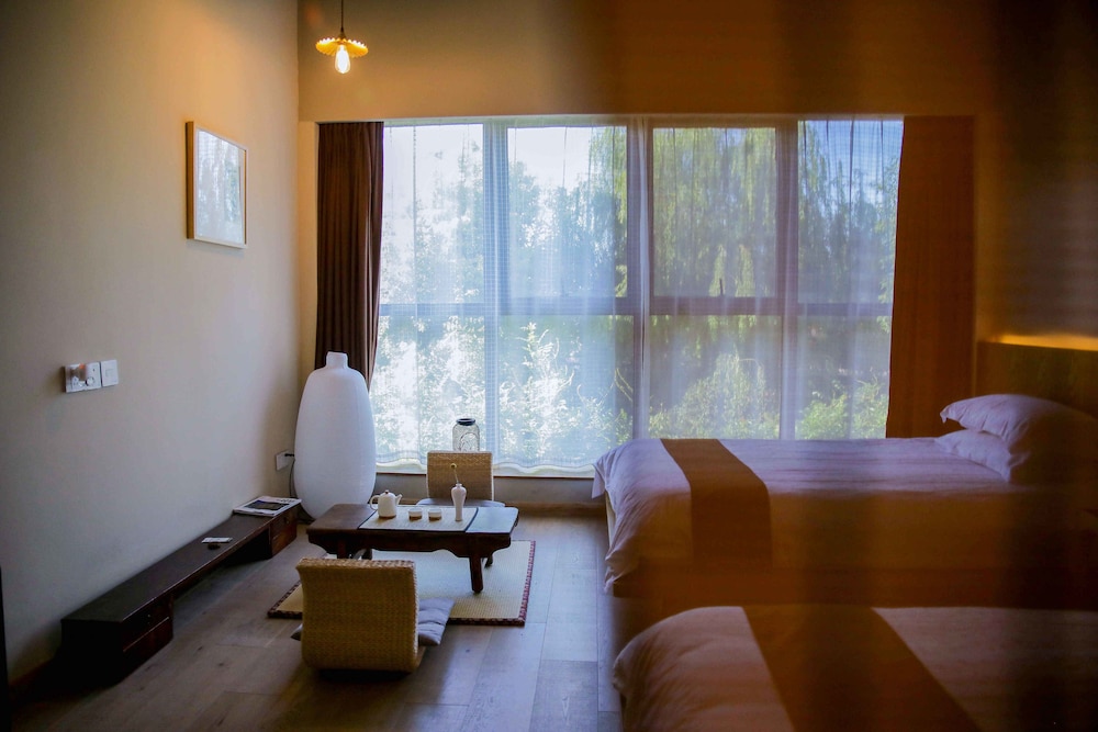 Design Twin Room, Lake View photo 2