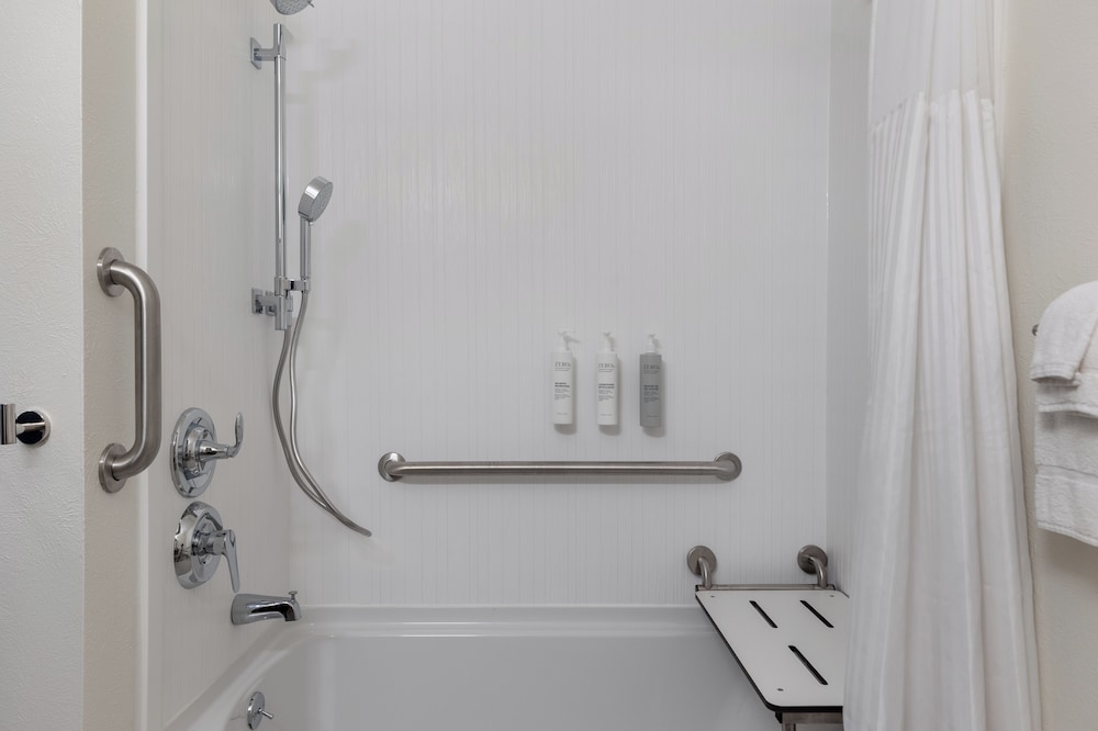 Room, 1 King Bed with Sofa bed, Accessible, Bathtub (Mobility) - Photo 8