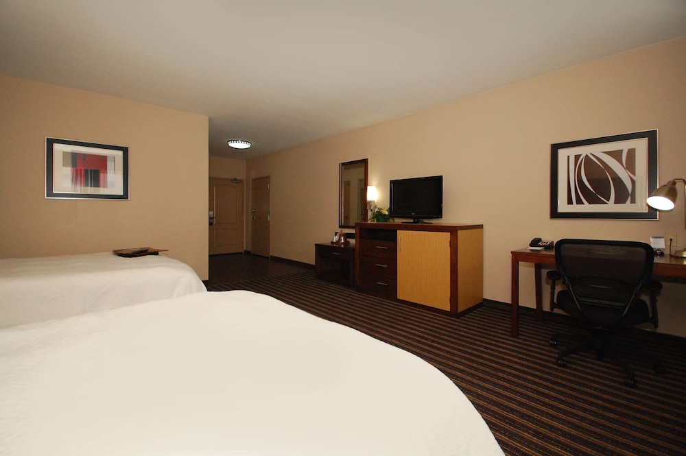 Suite, Two Queen Beds, Accessible - Photo 1