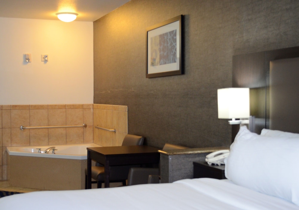 Standard Room, 1 King Bed, Accessible (Communications, Accessible Tub) - Photo 1