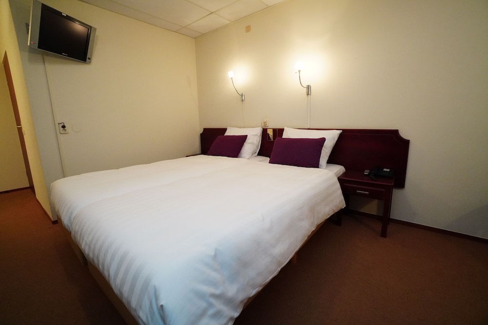 Standard Room photo 2