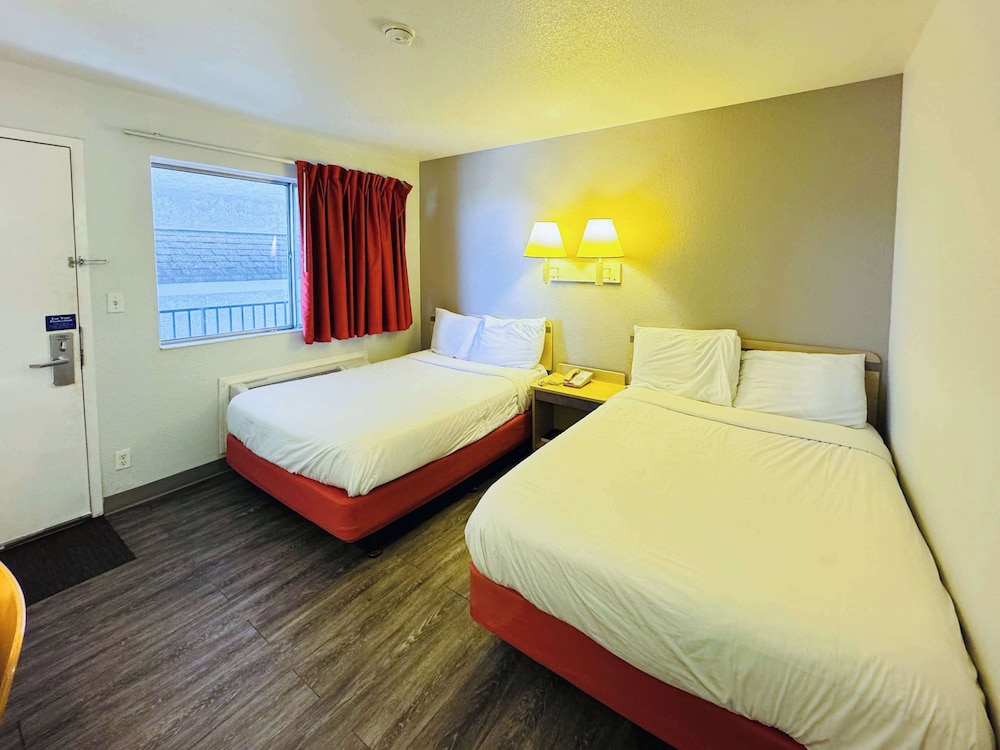 Standard Room, 2 Double Beds, Non Smoking, Kitchenette - Photo 8