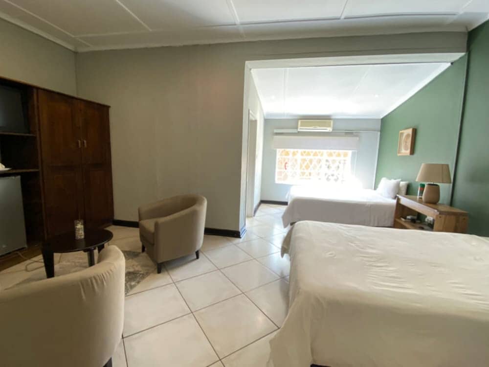 Deluxe Double or Twin Room, 2 Queen Beds, Non Smoking photo 3