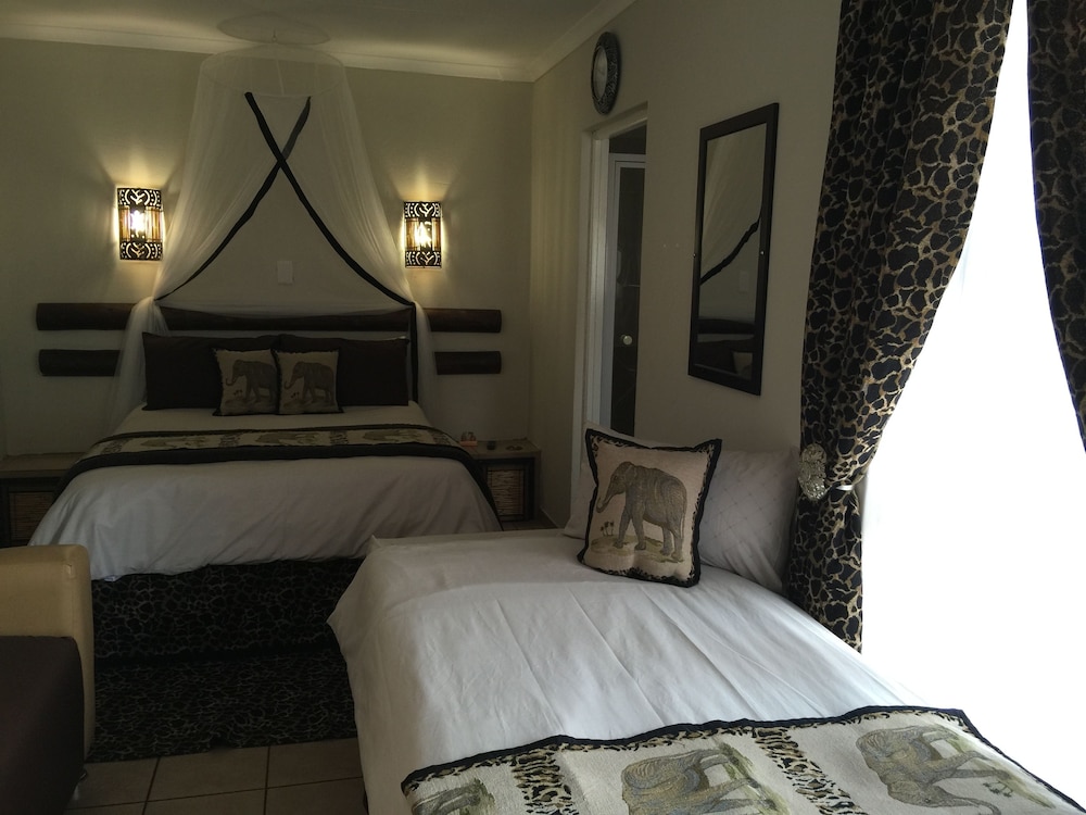 Family Room (Deluxe African 3) photo 1