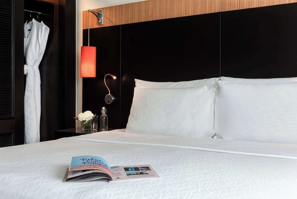 Family Suite, Evening Drinks & Canapes Section, Free Shuttle To Public Beach