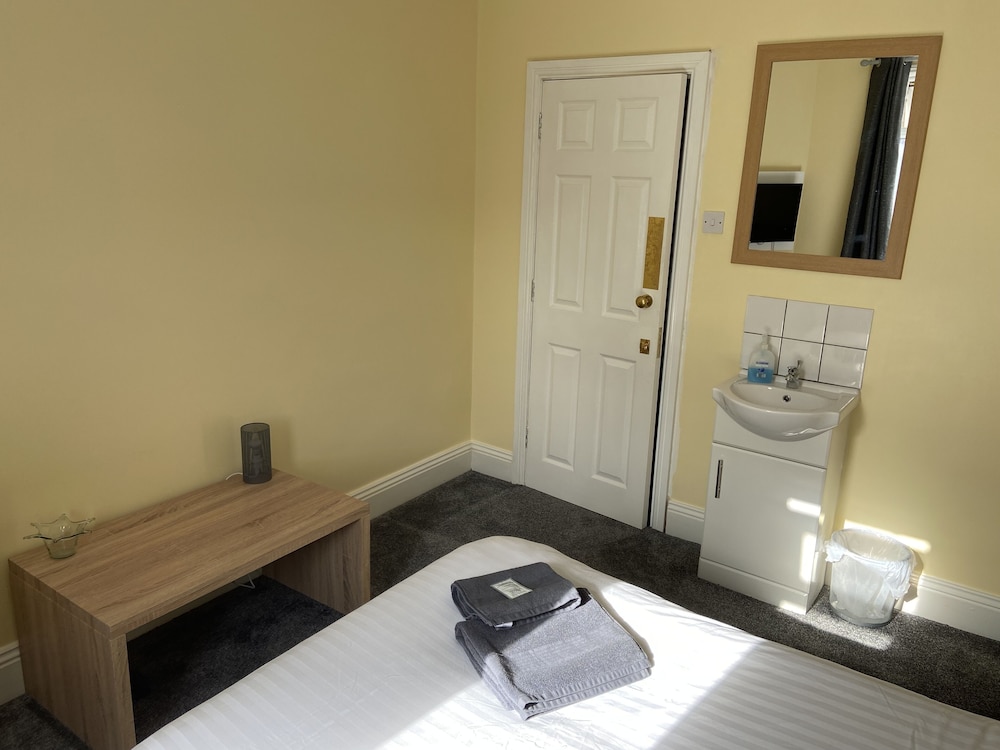 Basic Double Room photo 2