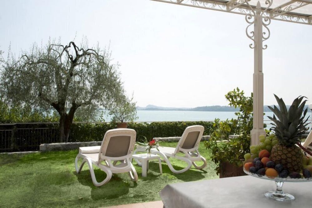 Superior Double Room, Lake View - Photo 1