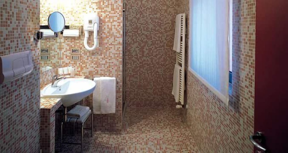 Comfort Double Room, Ensuite - Photo 4