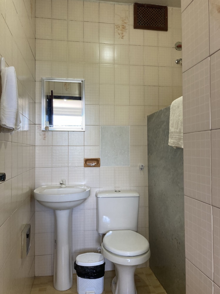 Economy Triple Room, 1 Bedroom, City View photo 3