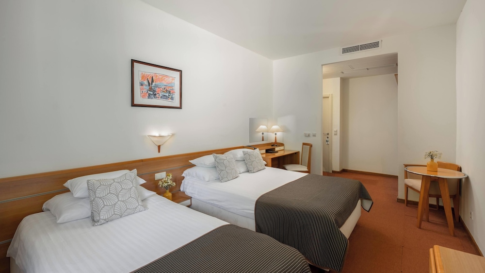 Superior Double Room, Park Side photo 3