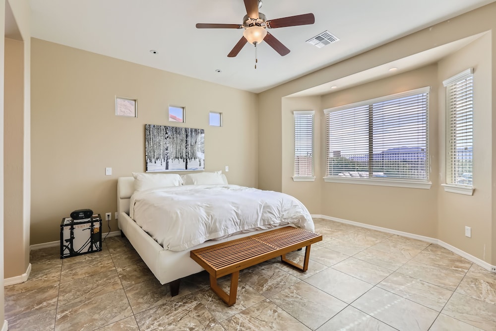 House, 4 Bedrooms (270677) photo 1