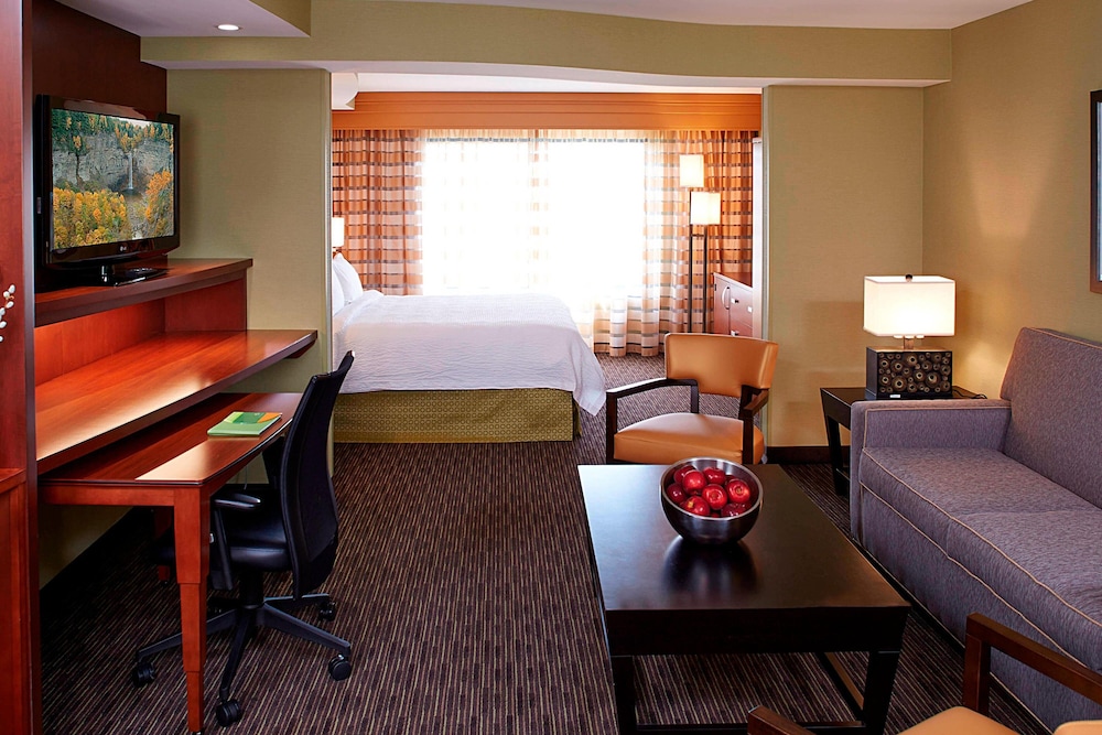 Executive Suite, 1 Bedroom - Photo 3