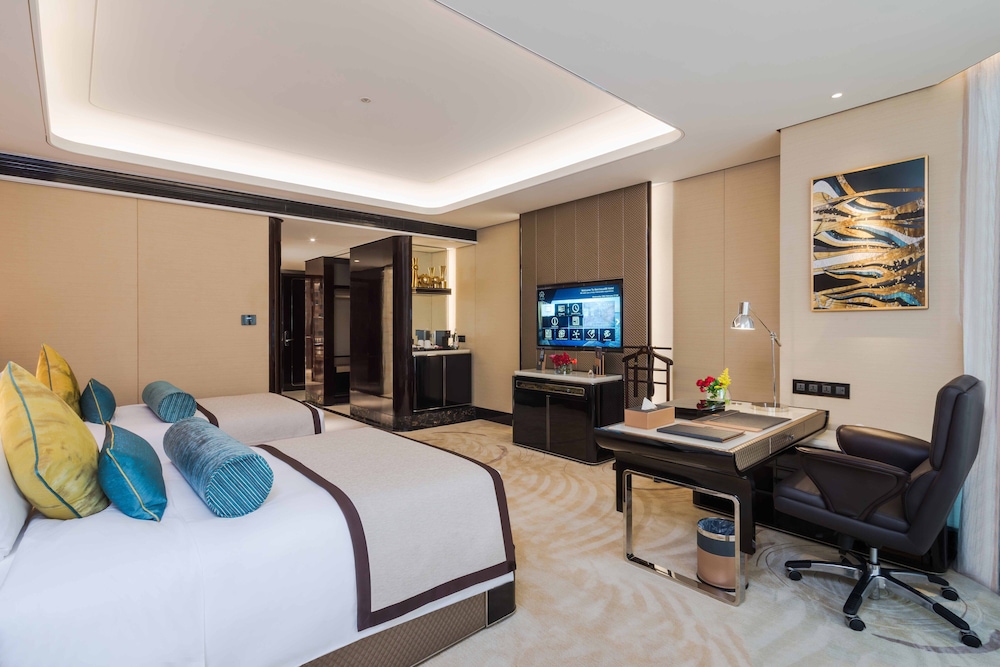 Premium Twin Room, City View - Photo 1
