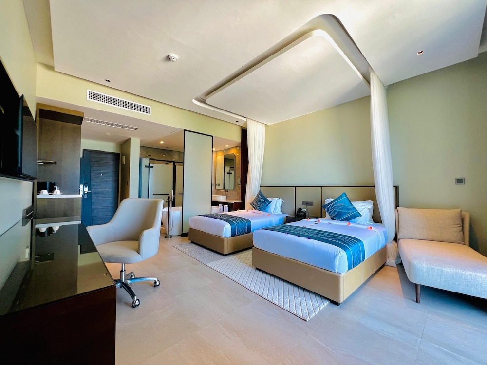 Family Room photo 2