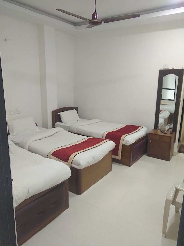 Deluxe Double Room, 1 Double Bed, Private Bathroom photo 2