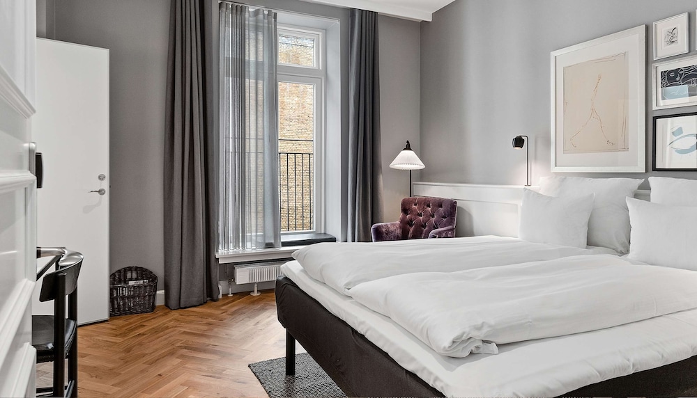 Standard Room (1 Double Bed or 2 Single Bed180x200cm) photo 2