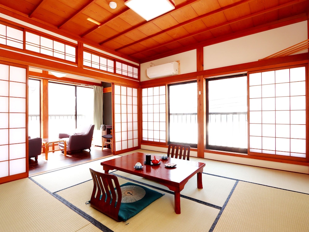 Traditional Room photo 2